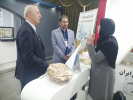 بازدید مسئولین وزارت بهداشت درمان و آموزش پزشکی از غرفه نان کامل مرکز بهداشت استان مرکزی