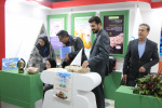 بازدید سرپرست معاونت بهداشتی از غرفه تغذیه مرکز بهداشت استان مرکزی ( با معرفی نان کامل و بیان فواید آن)
