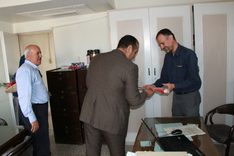 تقدیر و تشکر از پزشکان شاغل در مرکز بهداشت استان توسط معاون بهداشتی بمناسبت روز پزشک ، ۳۰ مرداد ماه