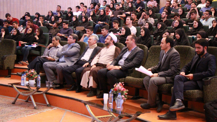 سخنرانی معاون بهداشتی دانشگاه علوم پزشکی اراک در مراسم توجیهی دانشجویان جدیدالورود در راستای خود مراقبتی ، سالن همایش دانشکده سردشت ، ۸ مهر ماه