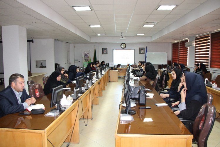 جلسه نشست کارشناسان بهداشت خانواده، سالن جلسات مرکز بهداشت استان مرکزی، ۸ اردیبهشت ماه