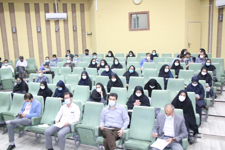 سمینار آموزشی بیماری های منتقله از آب و غذا، سالن جلسات مرکز بهداشت استان مرکزی، ۱۱ خرداد ماه