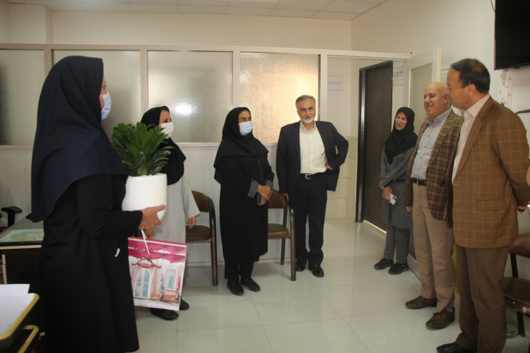 تقدیر به مناسبت روز مدارک پزشکی از کارشناسان آمار مرکز بهداشت استان مرکزی