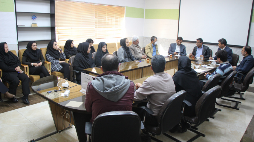 نشست صمیمی معاونت بهداشتی دانشگاه با کارشناسان مرکز بهداشت محلات