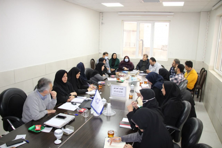 معاونت بهداشت در برنامههای آموزشی برای ارتقاء سلامت کارکنان باید پیشرو باشد