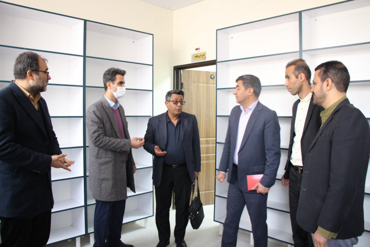 بازدید دکتر زیلابی از مرکز آماده بهره بردای خدمات جامع سلامت شبانه روزی شماره ۱ شهرستان شازند