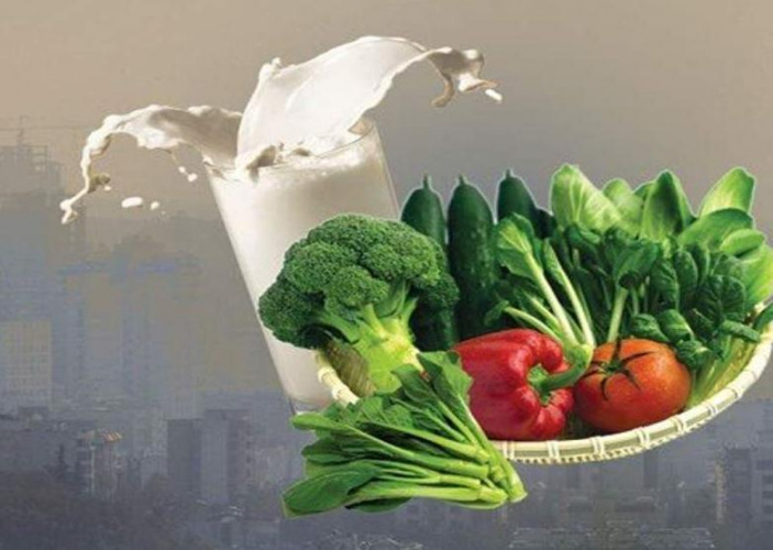 در زمان آلودگی هوا با گرد و غبار و ریزگردها چه غذاهایی بخوریم تا کمتر آسیب ببینیم؟