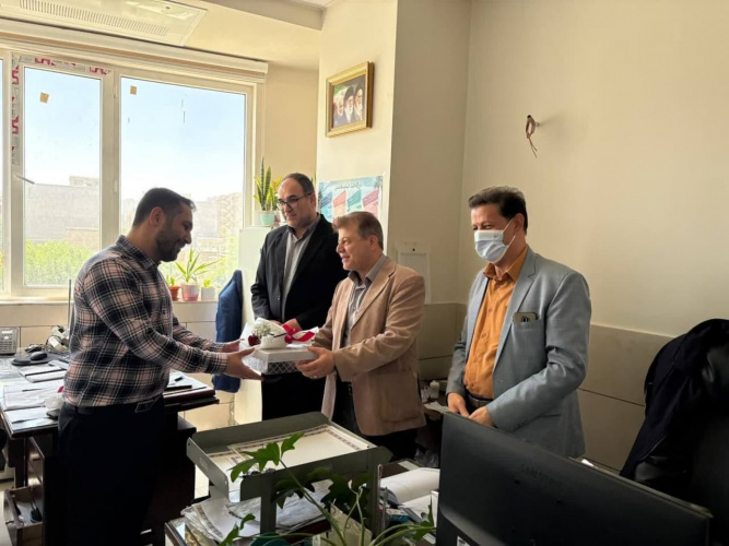 تقدیر معاون بهداشت و معاونین اجرایی و فنی از روابط عمومی معاونت بهداشت استان به مناسبت روز روابط عمومی