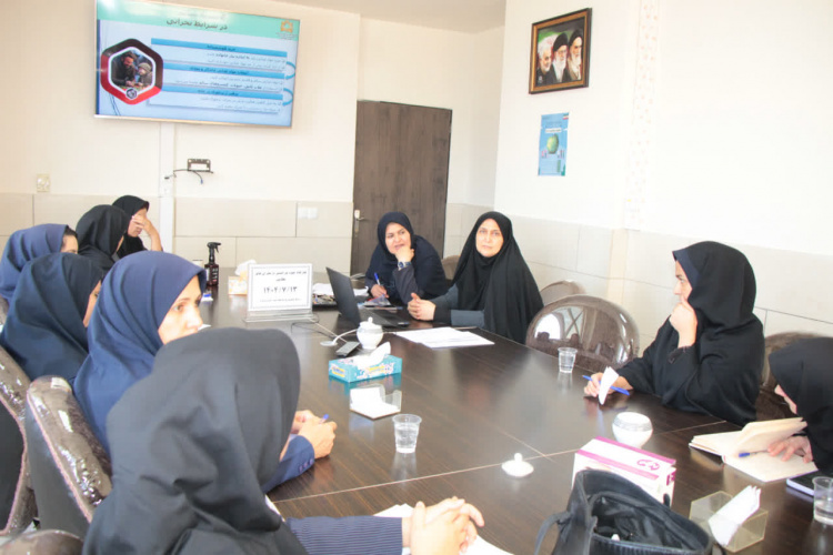 برگزاری دوره توانمندسازی خودمراقبتی در بحران‌های نظامی برای کارشناسان آموزش سلامت