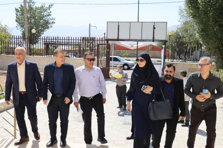 در راستای اجرای برنامه پزشک خانواده و نظام ارجاع؛ پایش میدانی نمایندگان وزارت بهداشت از مرکز خدمات جامع سلامت حکیم فردوسی شهرستان محلات